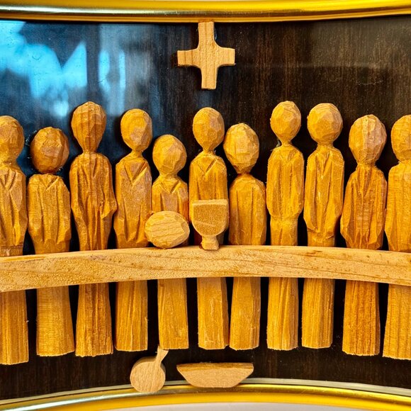 The Last Supper Scene 3D Hand Carved Wood Free Standing Curve Edge Glass Frame - Picture 3 of 13